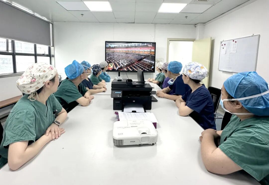 11.临床第三党支部照片.jpg