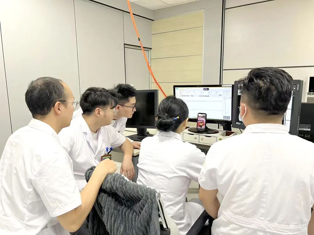5.医技第三党支部照片.jpg