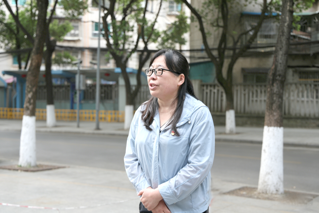 健康进厂区 义诊暖人心.png